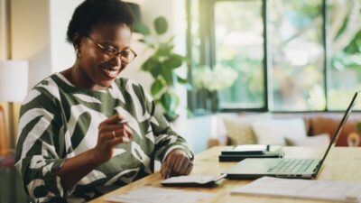 Tela do app Nova exibindo parcelamento de impostos com cartão de crédito